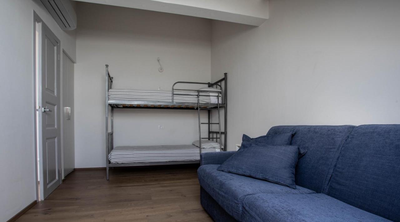 Appartement La Dimora Del Glicine à Belgirate Extérieur photo