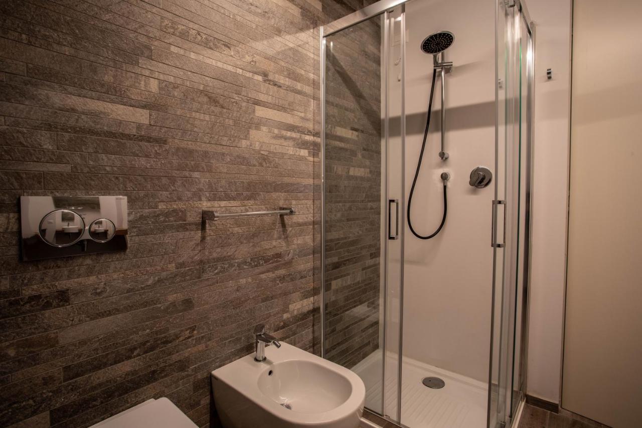 Appartement La Dimora Del Glicine à Belgirate Extérieur photo