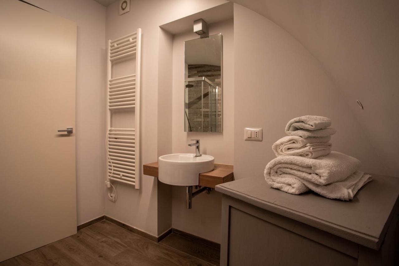 Appartement La Dimora Del Glicine à Belgirate Extérieur photo
